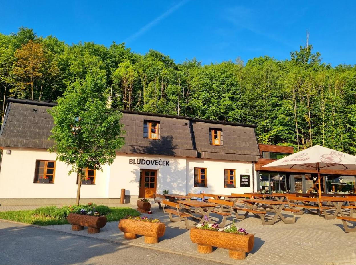 Restaurace A Penzion Bludovecek 외부 사진