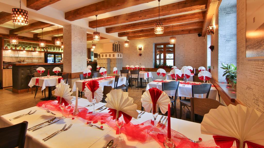 Restaurace A Penzion Bludovecek 외부 사진